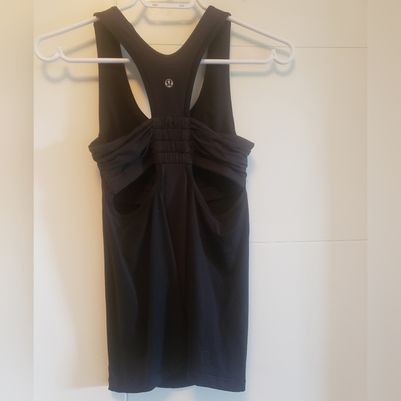 Lululemon tank - Picture 2 of 5